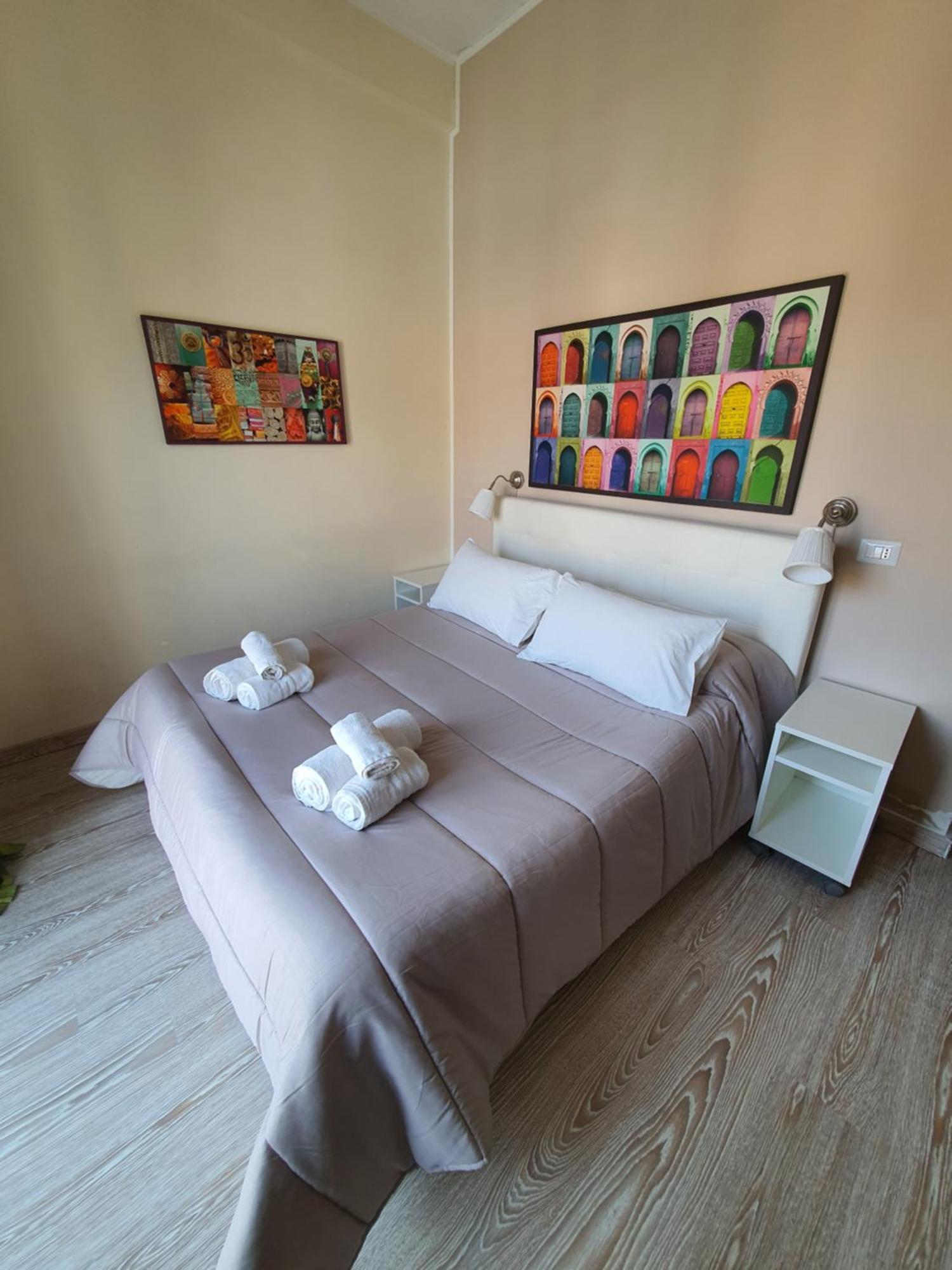 4Rooms Guest House Free Wi-Fi ซาแลร์โน ภายนอก รูปภาพ