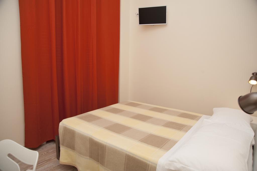 4Rooms Guest House Free Wi-Fi ซาแลร์โน ห้อง รูปภาพ